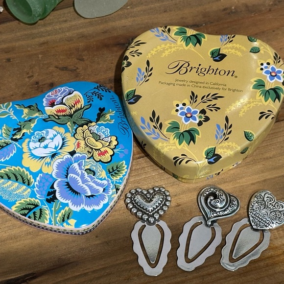 Brighton Heart Floral Tin Box with 3 Silver Heart Pagemarkers/Bookmarks - Picture 9 of 11